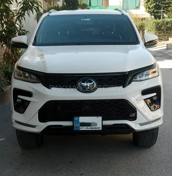 Toyota Fortuner 2024 for Sale in Islamabad Image-1