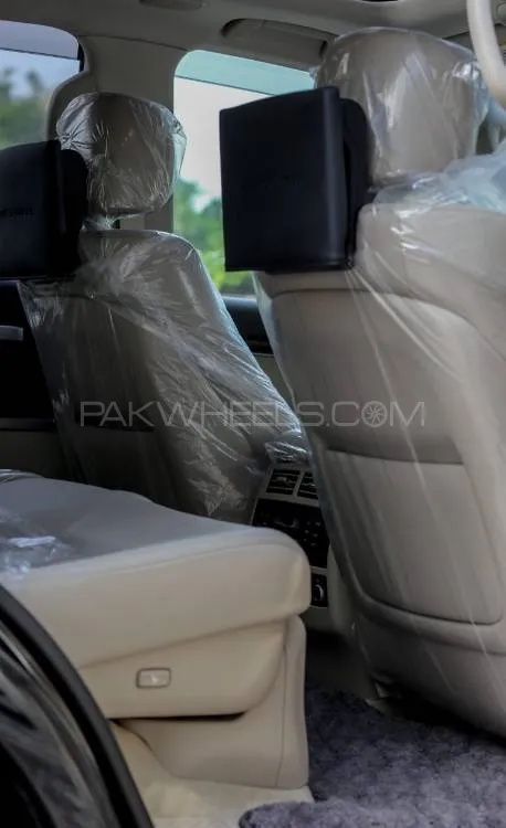Toyota Land Cruiser 2018 for Sale in Islamabad Image-1