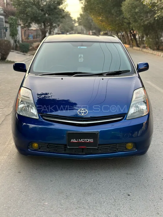 Toyota Prius 2007 for Sale in Lahore Image-1