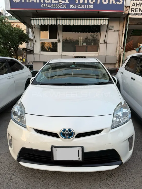ٹویوٹا پریوس 2013 for Sale in اسلام آباد Image-1