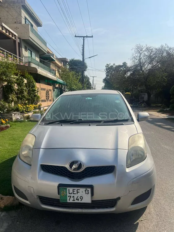 Toyota Vitz 2010 for Sale in Lahore Image-1