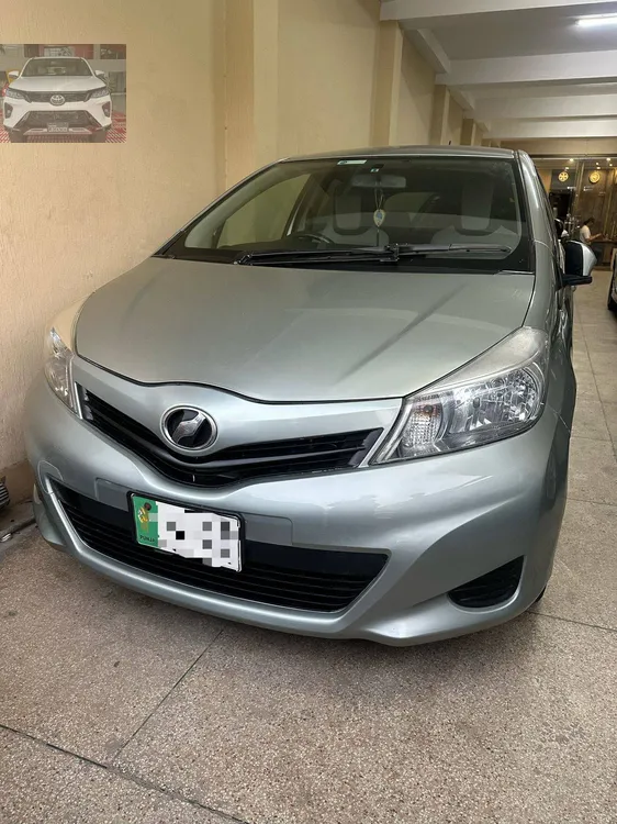 Toyota Vitz 2011 for Sale in Lahore Image-1