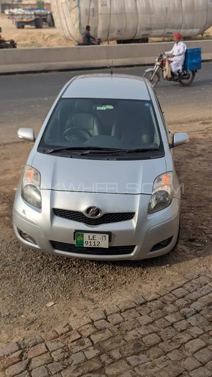 Toyota Vitz 2013 for Sale in Lahore Image-1