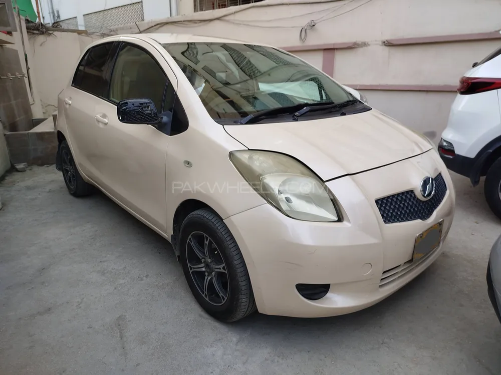 Toyota Vitz 2005 for Sale in Karachi Image-1