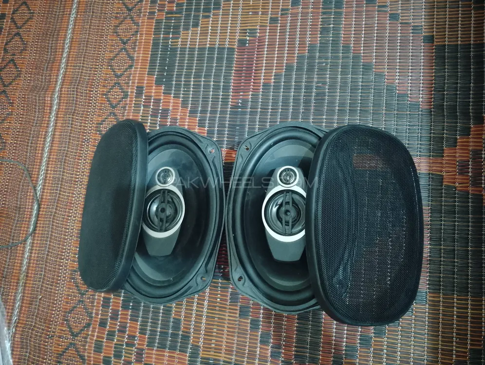 speakers Image-1
