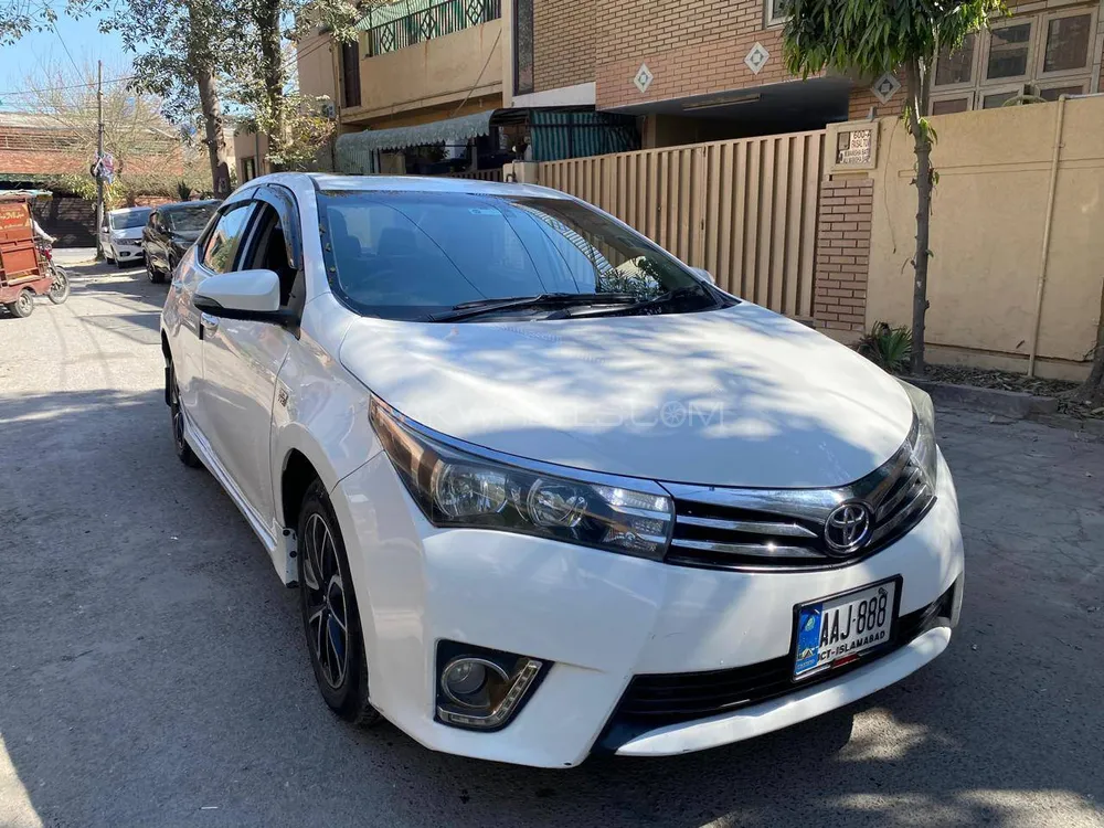 Toyota Corolla 2016 for Sale in Lahore Image-1