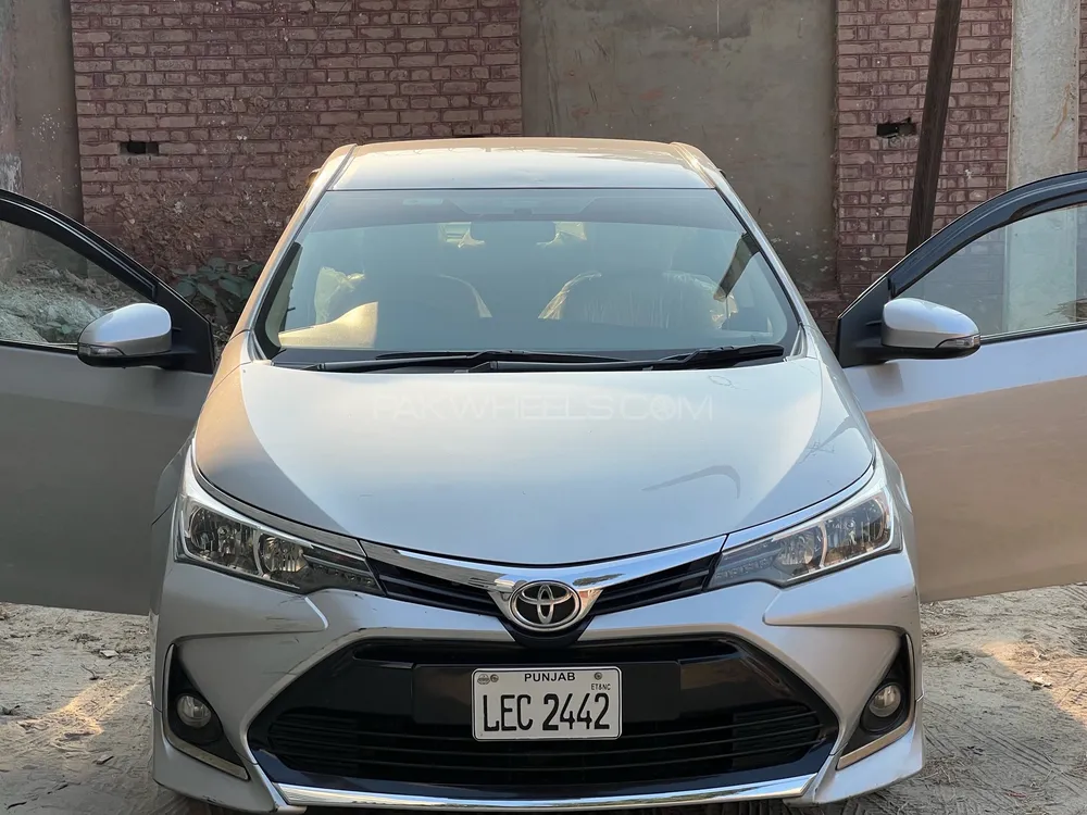 Toyota Corolla 2018 for Sale in Burewala Image-1