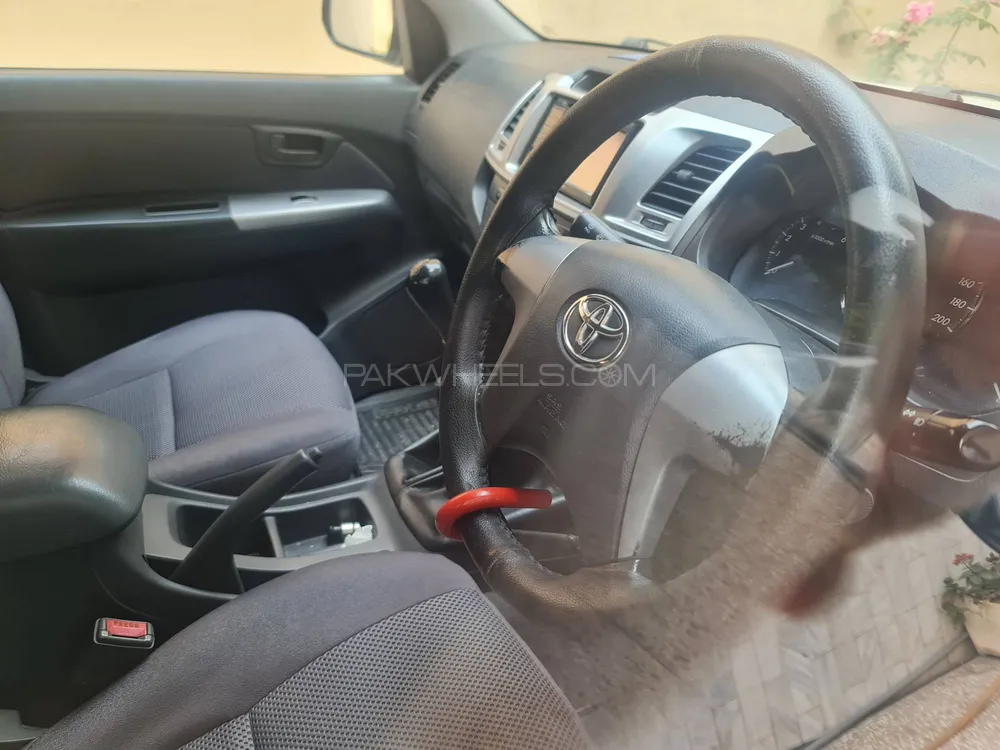 Toyota Hilux 2012 for Sale in Islamabad Image-1