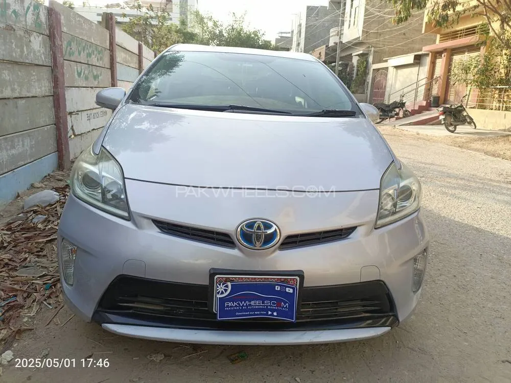 Toyota Prius 2014 for Sale in Karachi Image-1