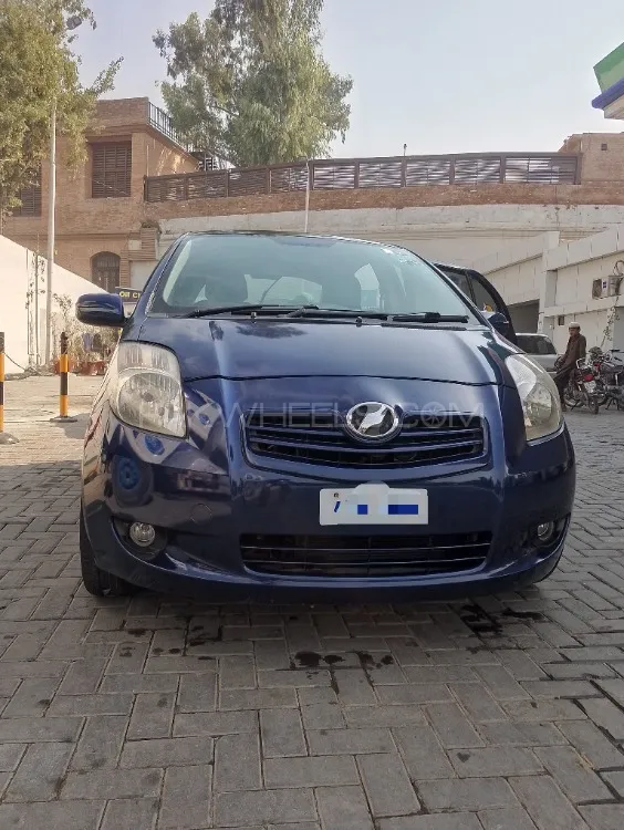 Toyota Vitz 2005 for Sale in Peshawar Image-1