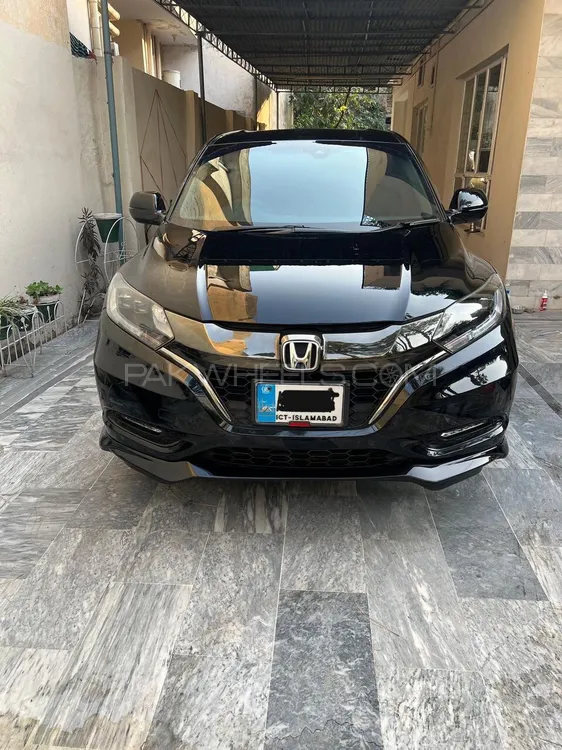 Honda Vezel 2016 for Sale in Islamabad Image-1