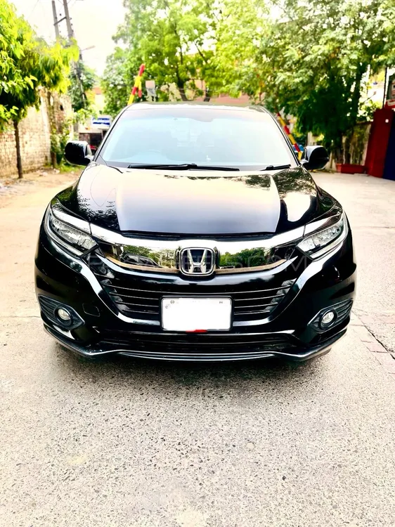 Honda Vezel 2017 for Sale in Lahore Image-1