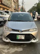 Toyota Corolla Fielder Hybrid 2015 for Sale