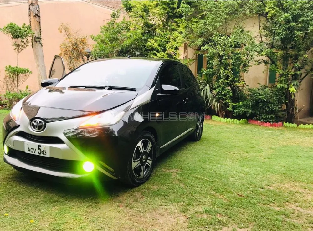 Toyota Aygo 2015 for Sale in Peshawar Image-1