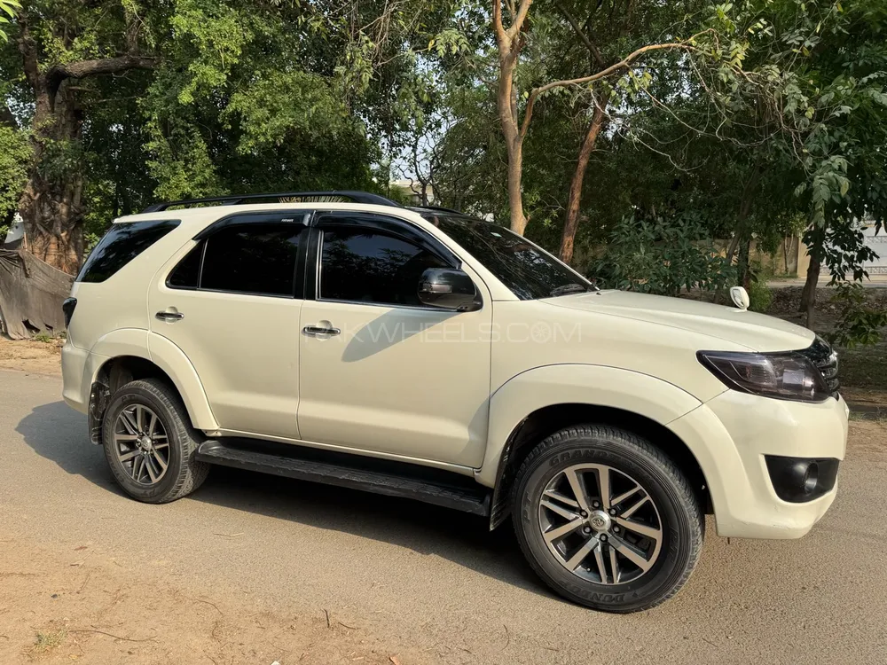 Toyota Fortuner 2013 for Sale in Lahore Image-1