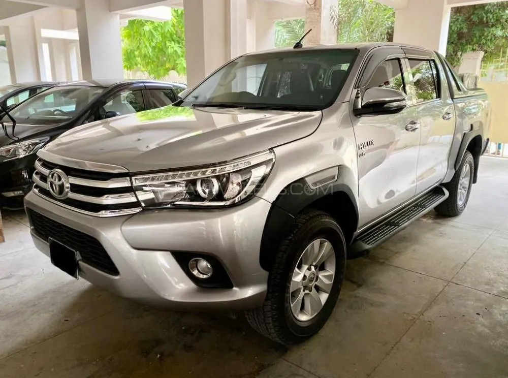 Toyota Hilux 2015 for Sale in Karachi Image-1