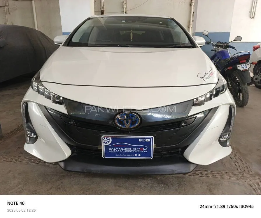 Toyota Prius 2020 for Sale in Karachi Image-1
