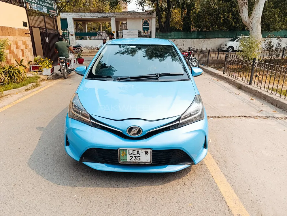 Toyota Vitz 2014 for Sale in Lahore Image-1