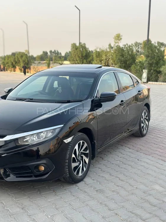 Honda Civic 2017 for Sale in Peshawar Image-1