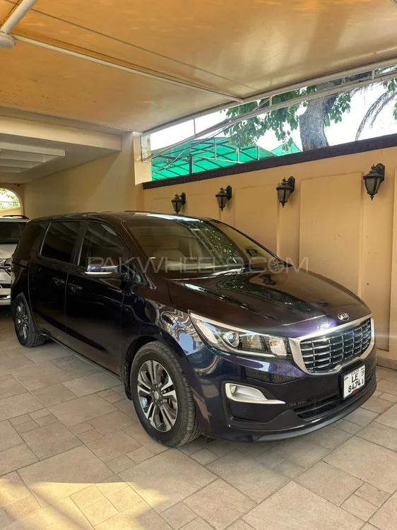 KIA Carnival 2019 for Sale in Lahore Image-1