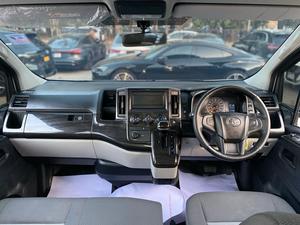 Toyota Hiace Commuter AT
2.8 Diesel Thailand (new shape)
Model: 2020
Mileage: 47,000 km 
Unregistered 
Fresh Import 2025

*14 seater 
*Autodoor
*Dual AC 
*Body kitted 
*GDH322

Calling and Visiting Hours

11:00 AM to 7:00 PM