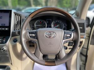 Land Cruiser AX 
Model: 2020
Mileage: 33,000 km 
Unregistered 

*Original TV + 4 cameras  
*7 Seater  
*Sunroof
*Beige room

Calling and Visiting Hours

Monday to Saturday

11:00 AM to 7:00 PM