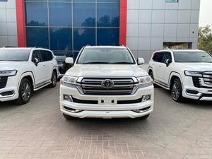 Land Cruiser AX 
Model: 2020
Mileage: 33,000 km 
Unregistered 

*Original TV + 4 cameras  
*7 Seater  
*Sunroof
*Beige room

Calling and Visiting Hours

Monday to Saturday

11:00 AM to 7:00 PM