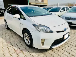 Toyota Prius S LED Edition 1.8 2014 for Sale