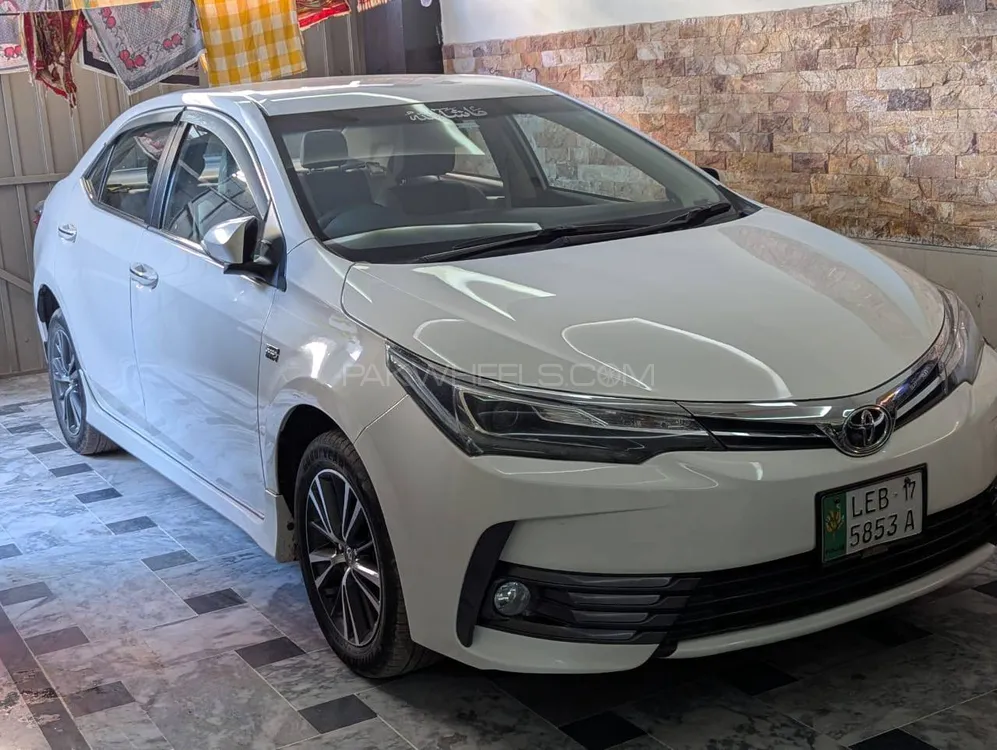Toyota Corolla 2017 for Sale in Faisalabad Image-1