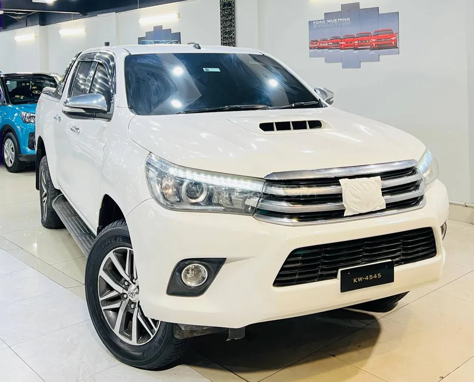 Toyota Hilux 2017 for Sale in Karachi Image-1
