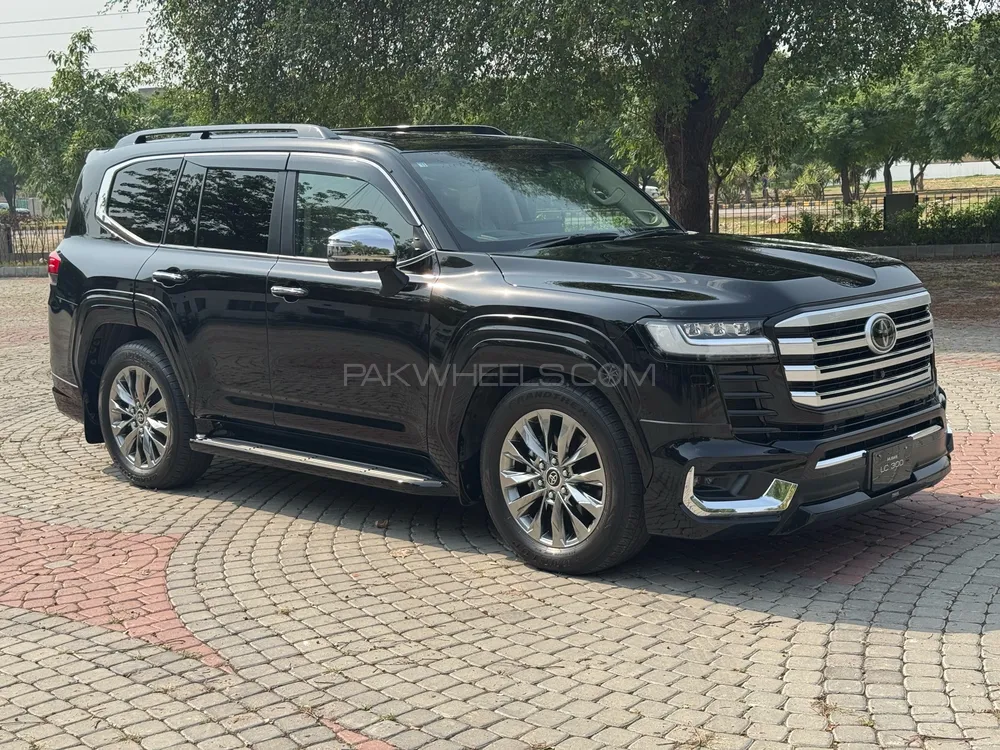 ٹویوٹا لینڈ کروزر 2023 for Sale in لاہور Image-1