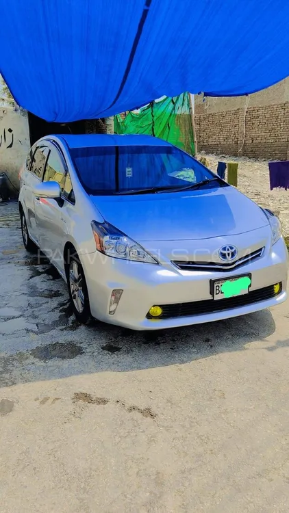 Toyota Prius Alpha 2012 for Sale in Multan Image-1