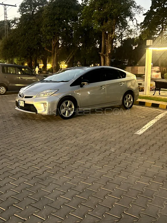 Toyota Prius 2012 for Sale in Sialkot Image-1