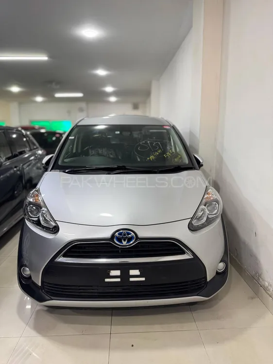 Toyota Sienta 2018 for Sale in Lahore Image-1