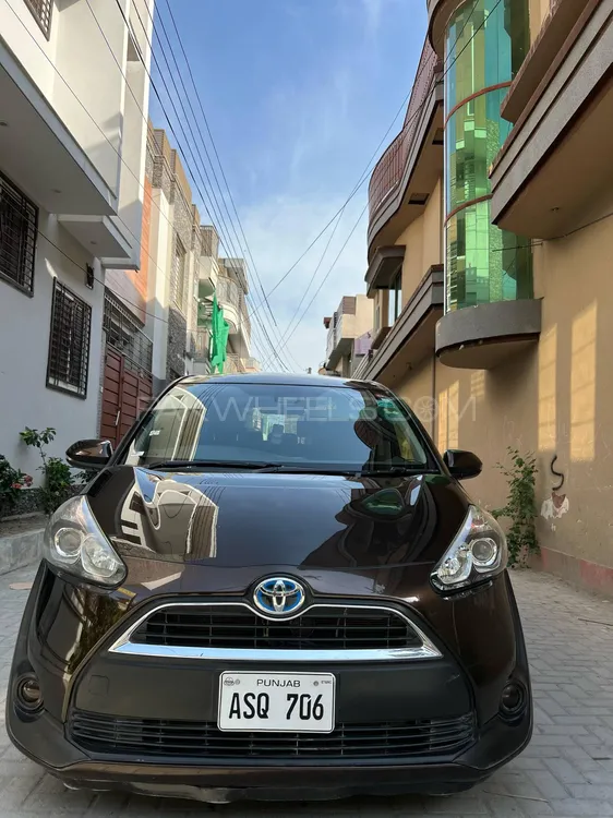 Toyota Sienta 2018 for Sale in Peshawar Image-1