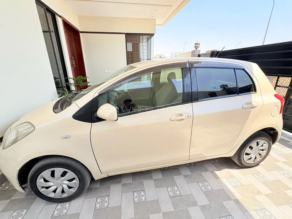 Toyota Vitz 2007 for Sale in Multan Image-1