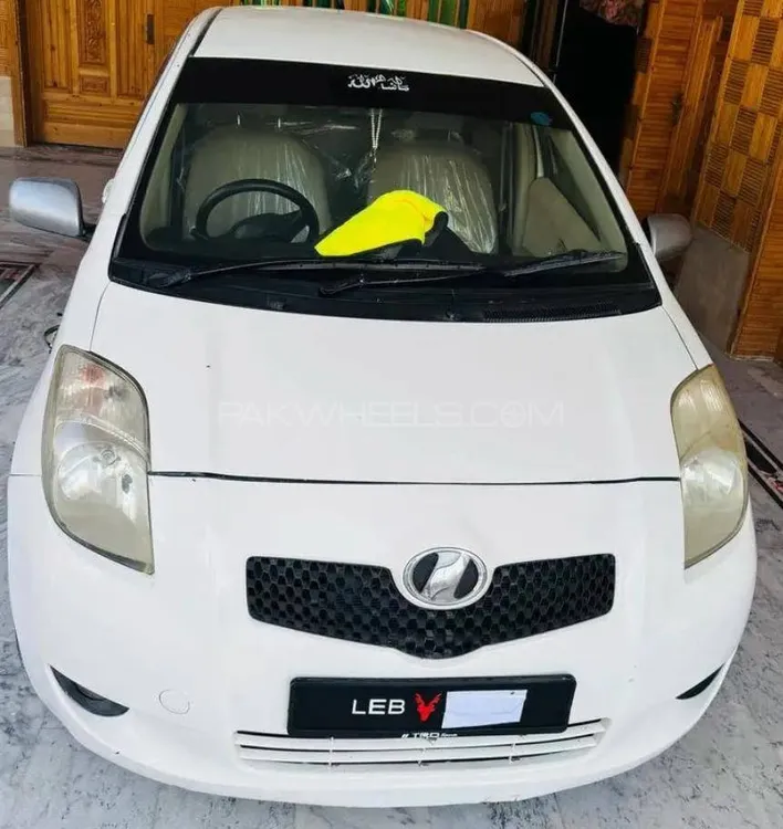 Toyota Vitz 2007 for Sale in Swabi Image-1