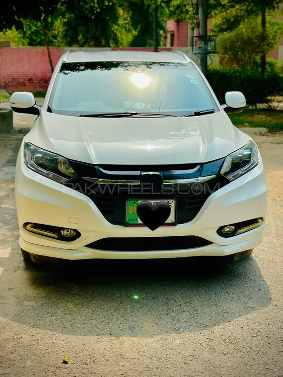 Honda Vezel 2015 for Sale in Chichawatni Image-1