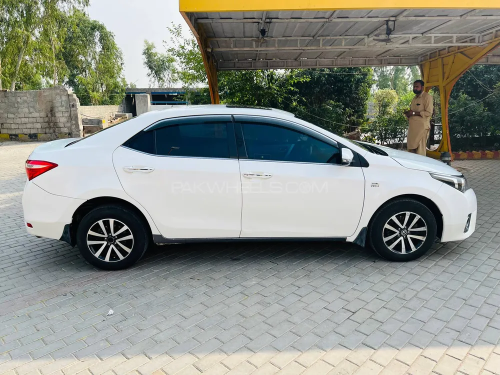 Toyota Corolla 2016 for Sale in Bhalwal Image-1