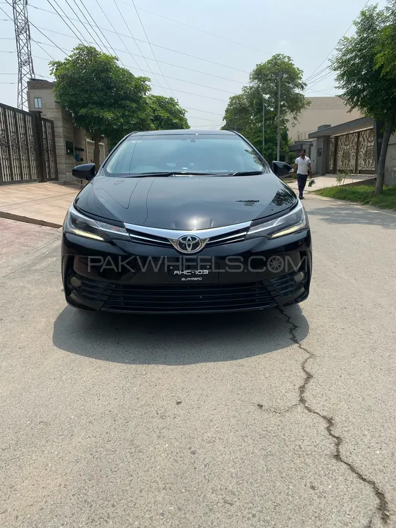 Toyota Corolla 2018 for Sale in Faisalabad Image-1