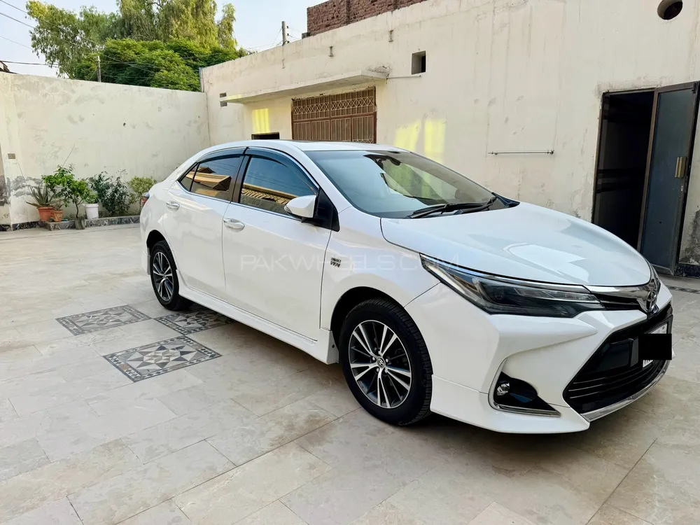 Toyota Corolla 2021 for Sale in Chichawatni Image-1