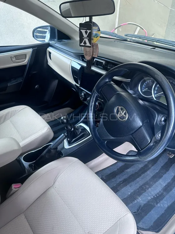 Toyota Corolla 2015 for Sale in Lahore Image-1