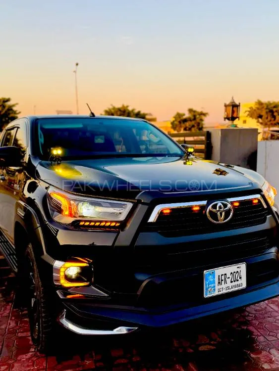 Toyota Hilux 2024 for Sale in Islamabad Image-1