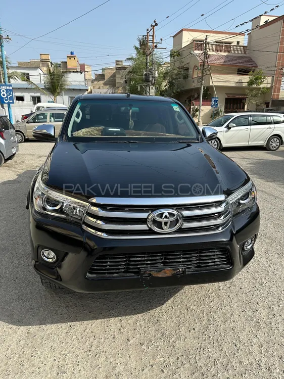 Toyota Hilux 2021 for Sale in Karachi Image-1