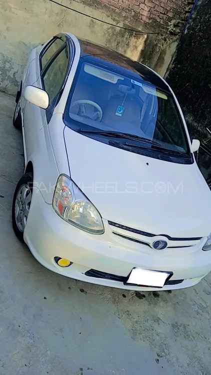 Toyota Platz 2004 for Sale in Sialkot Image-1