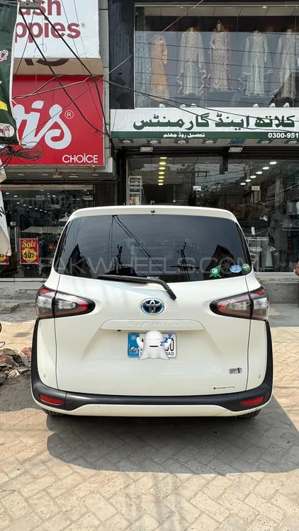 Toyota Sienta 2018 for Sale in Jhelum Image-1