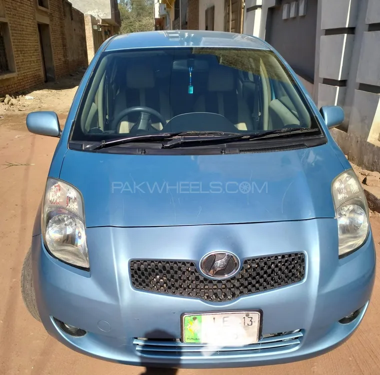 Toyota Vitz 2006 for Sale in Sahiwal Image-1