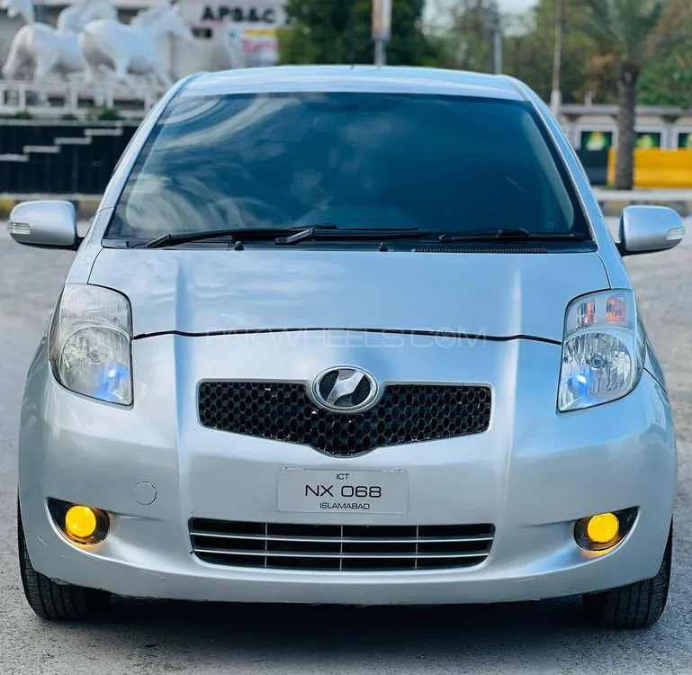 Toyota Vitz 2007 for Sale in Mardan Image-1