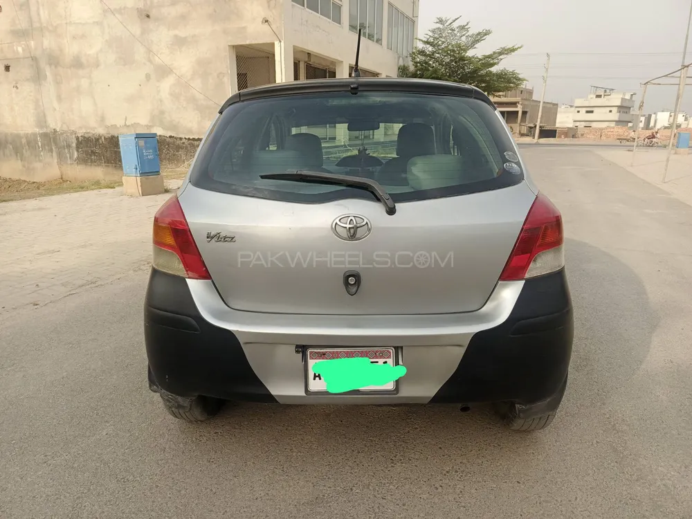 Toyota Vitz 2009 for Sale in D.G.Khan Image-1