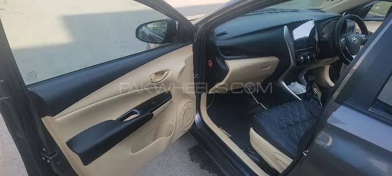 Toyota Yaris Sedan 2020 for Sale in Lahore Image-1